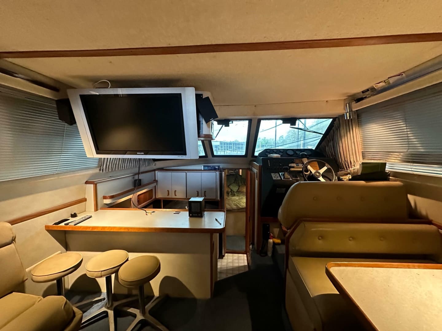 1991 Sea Ray 380 Aft Cabin