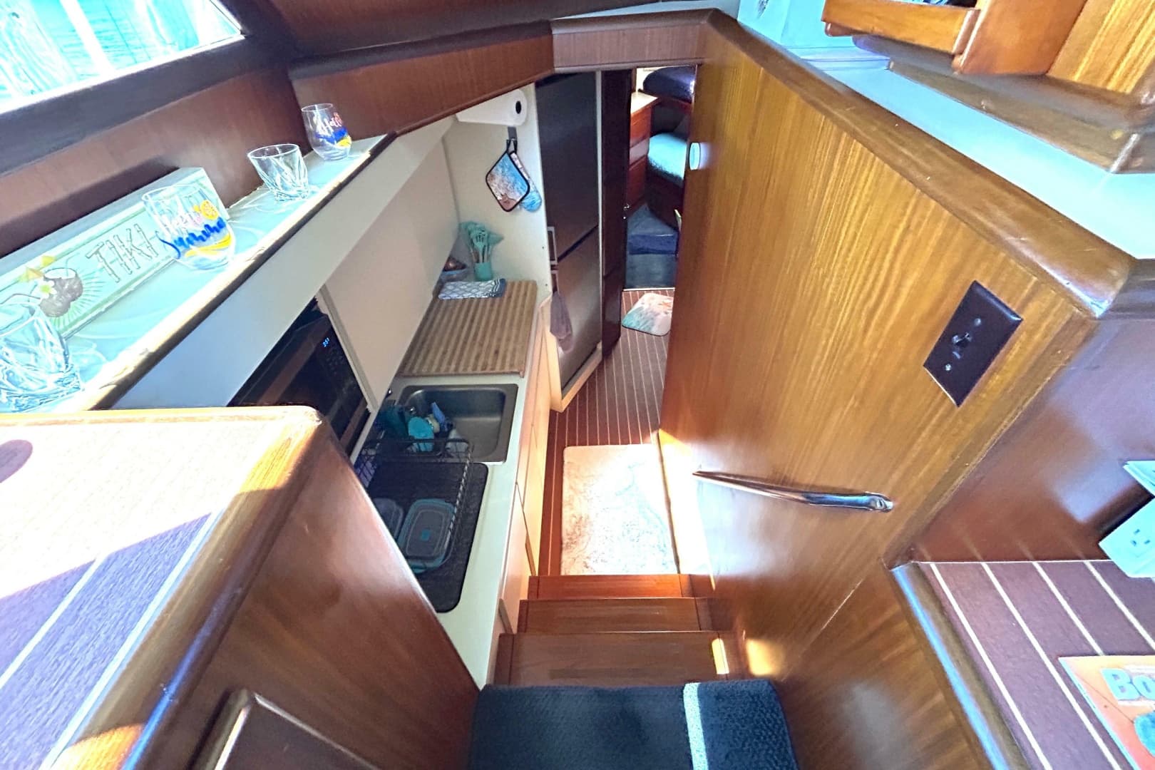 1989 Hatteras 45 Convertible