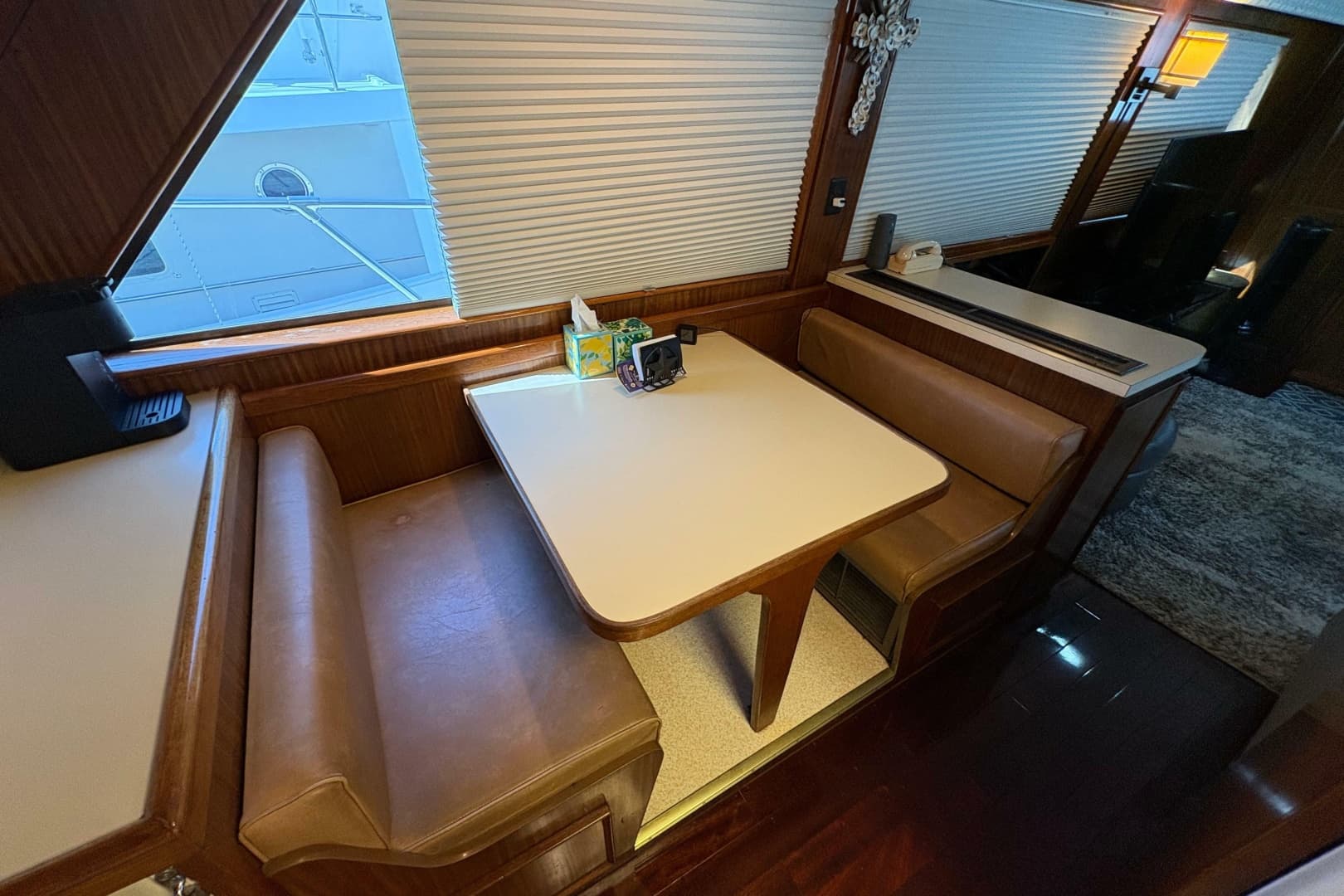 1985 Hatteras 60 Convertible