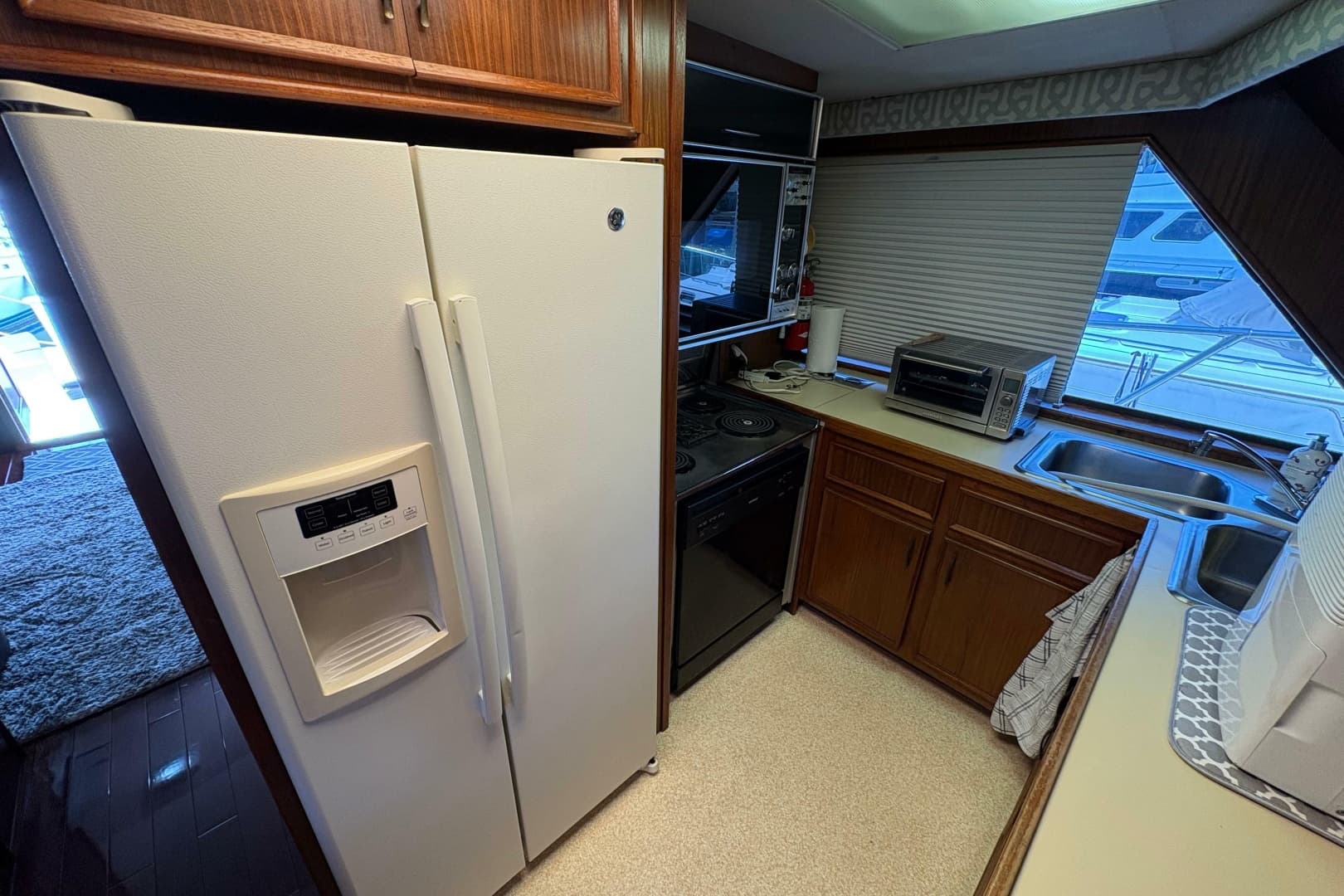 1985 Hatteras 60 Convertible