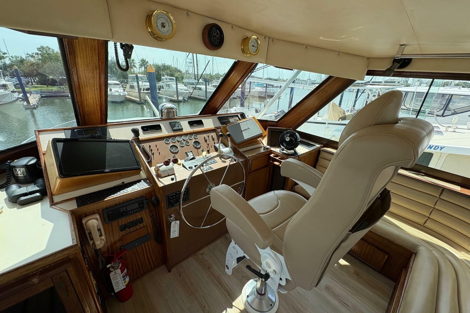 1985 Hatteras 60 Convertible