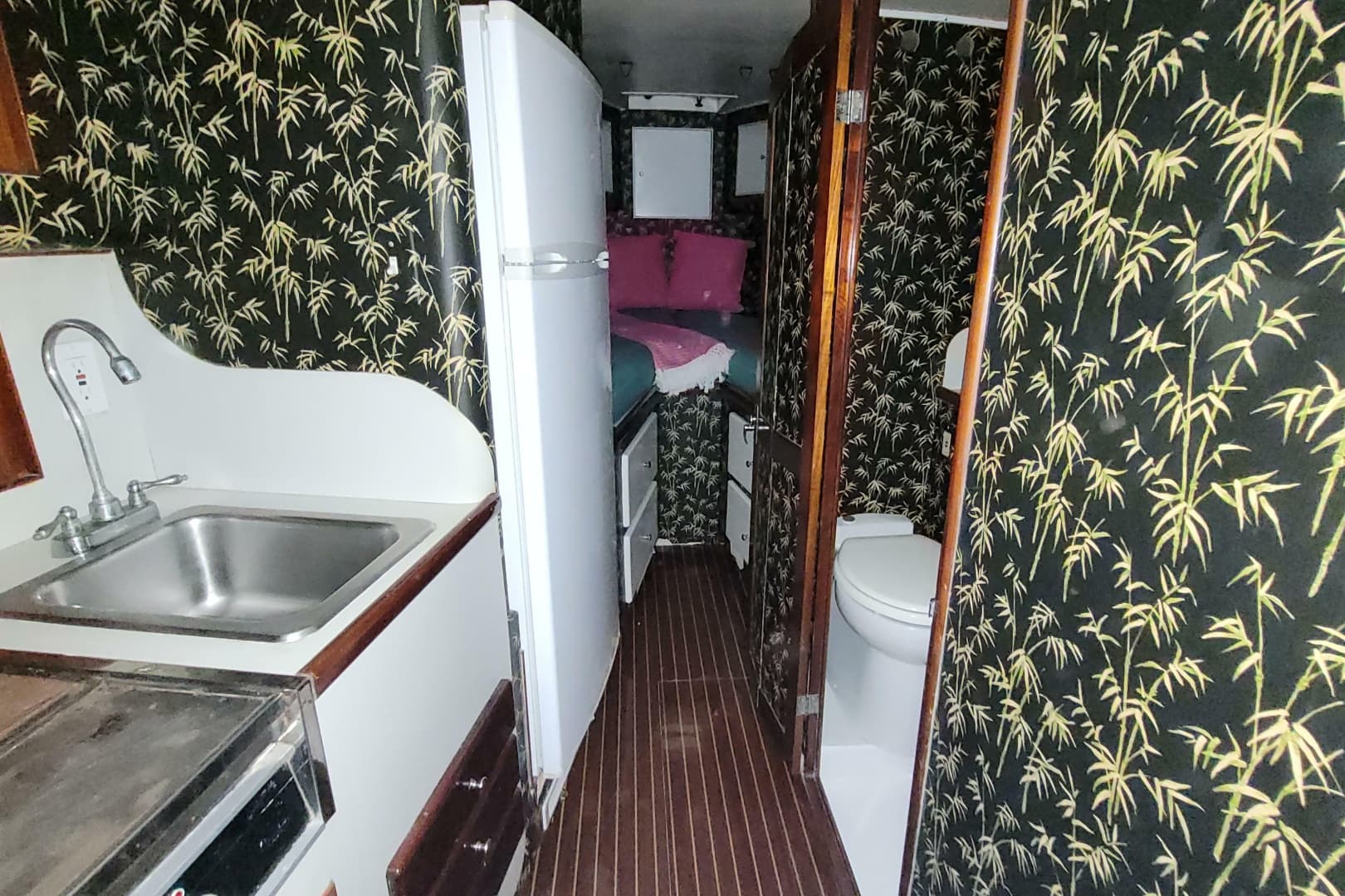 1984 Sunny Briggs 37 Express