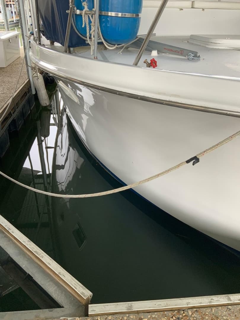 1969 Hatteras 41 Twin Cabin