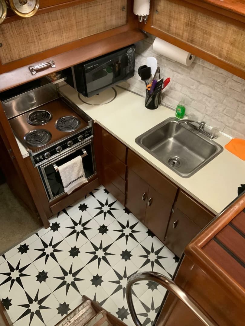 1969 Hatteras 41 Twin Cabin