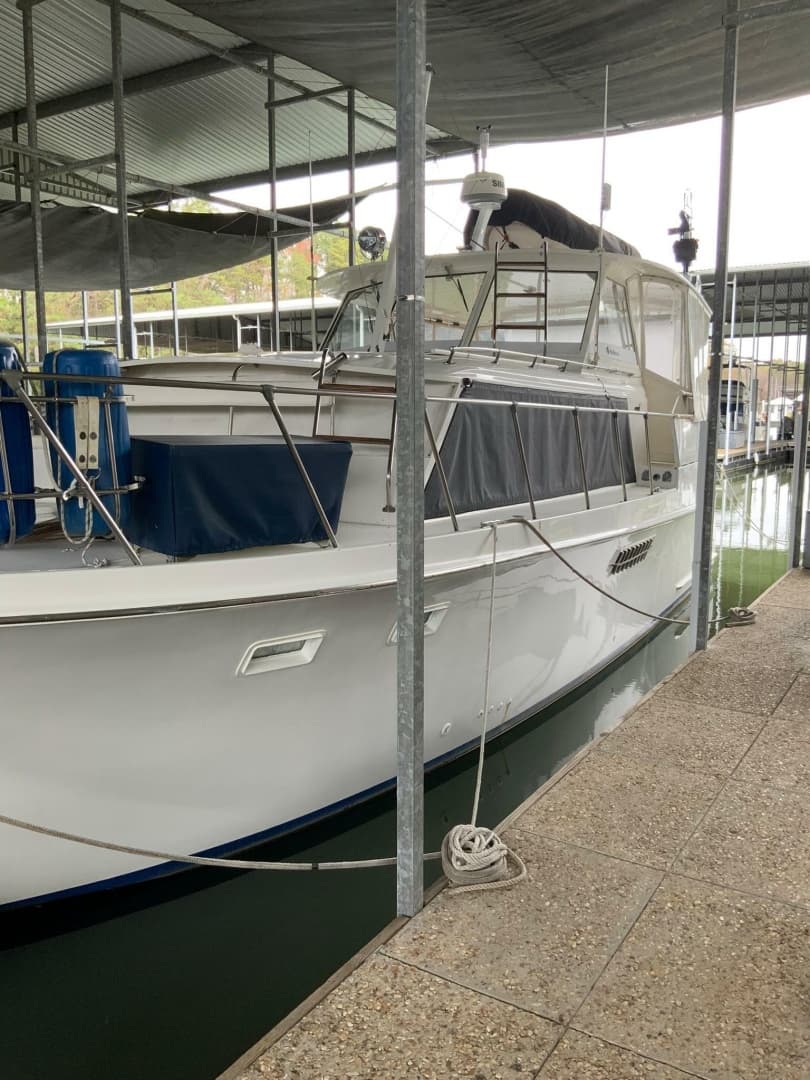 1969 Hatteras 41 Twin Cabin