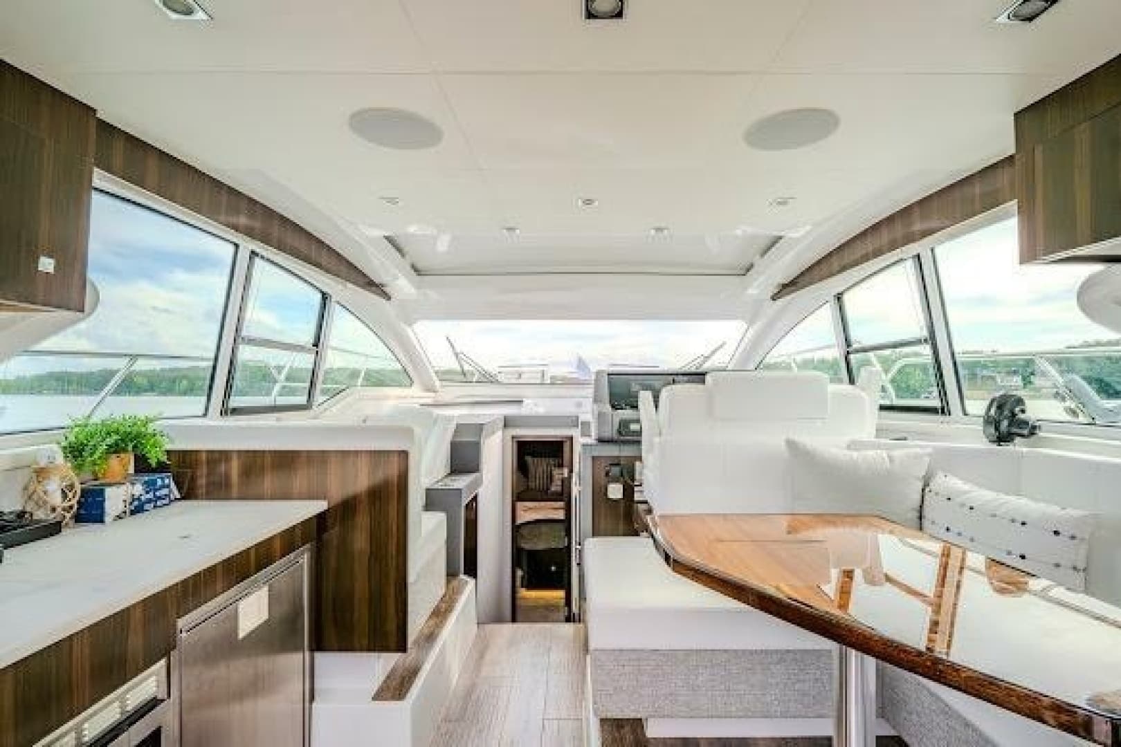 2023 Cruisers Yachts 42 Cantius