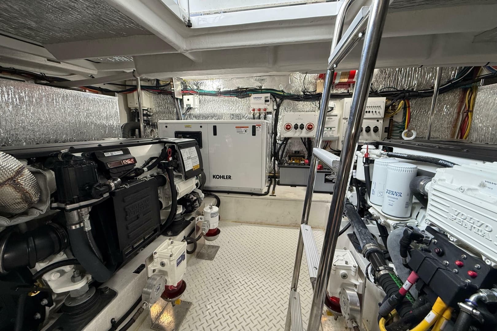 2023 Cruisers Yachts 42 Cantius