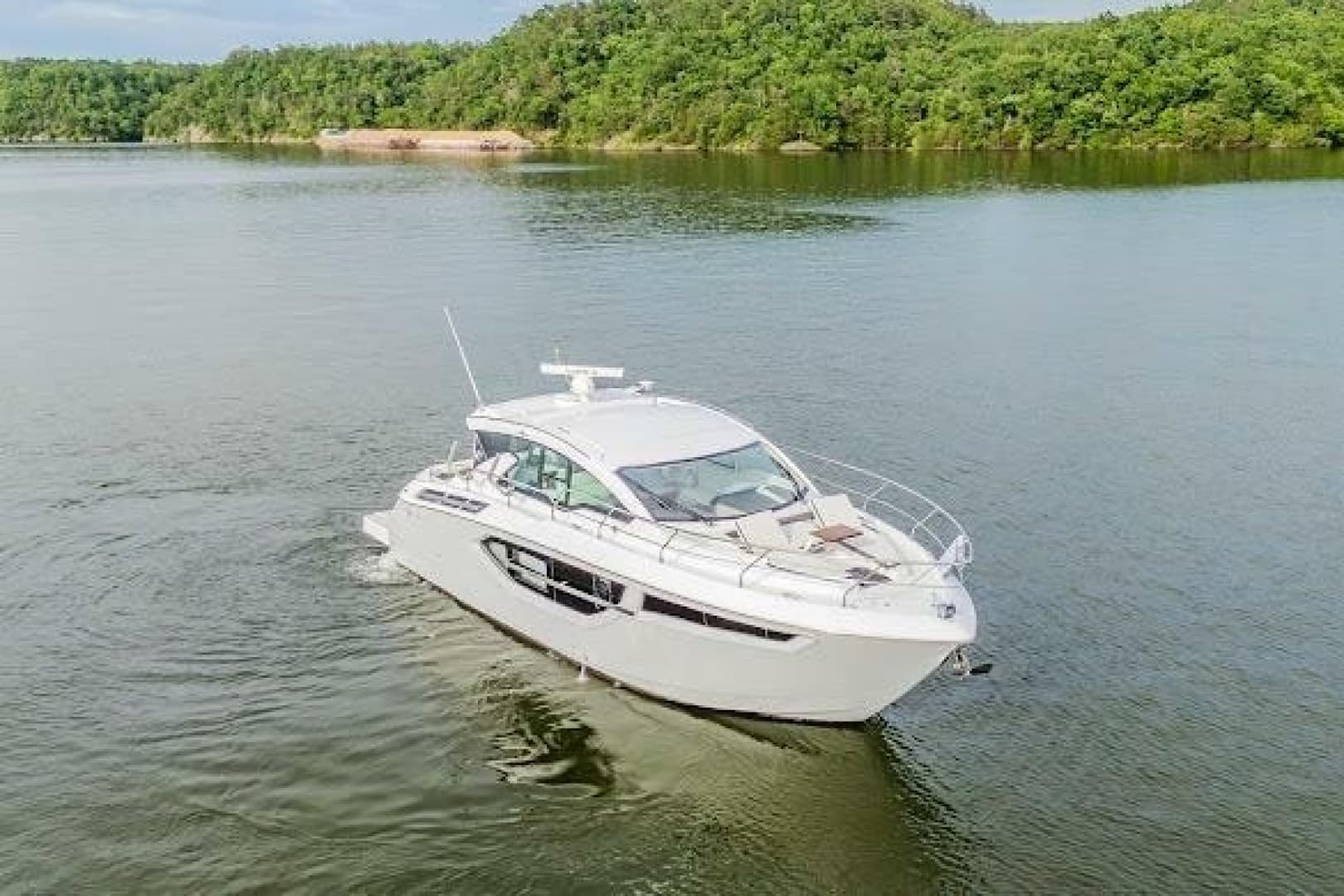 2023 Cruisers Yachts 42 Cantius