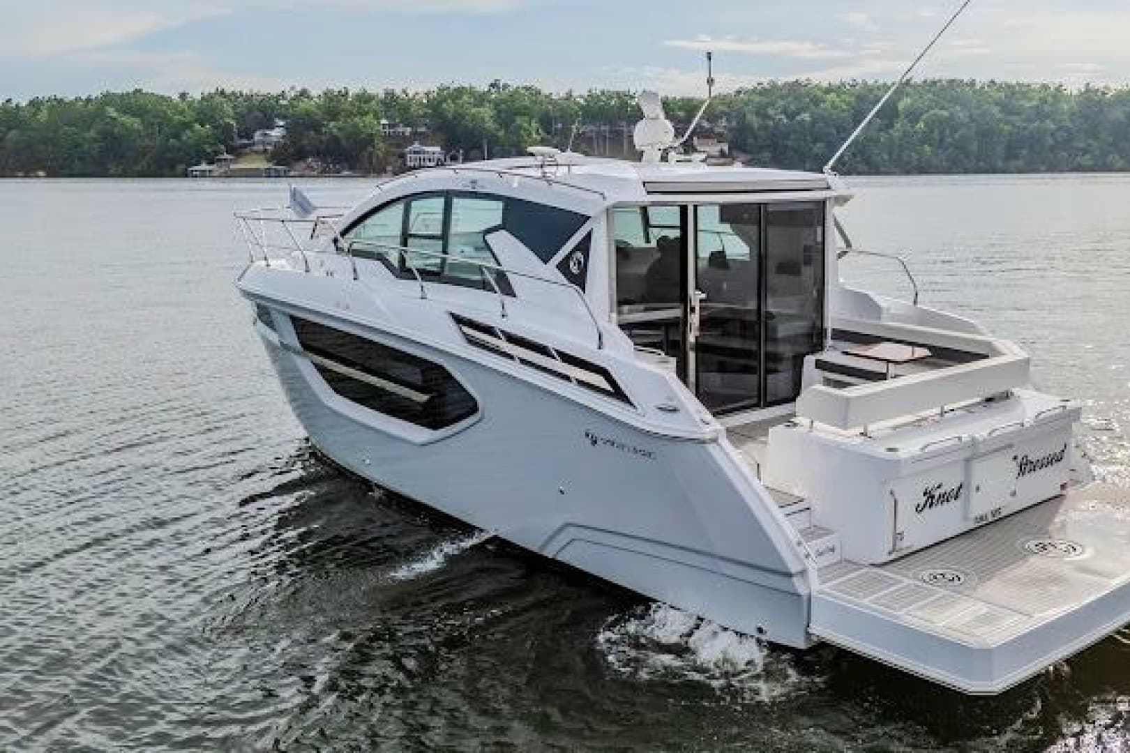 2023 Cruisers Yachts 42 Cantius