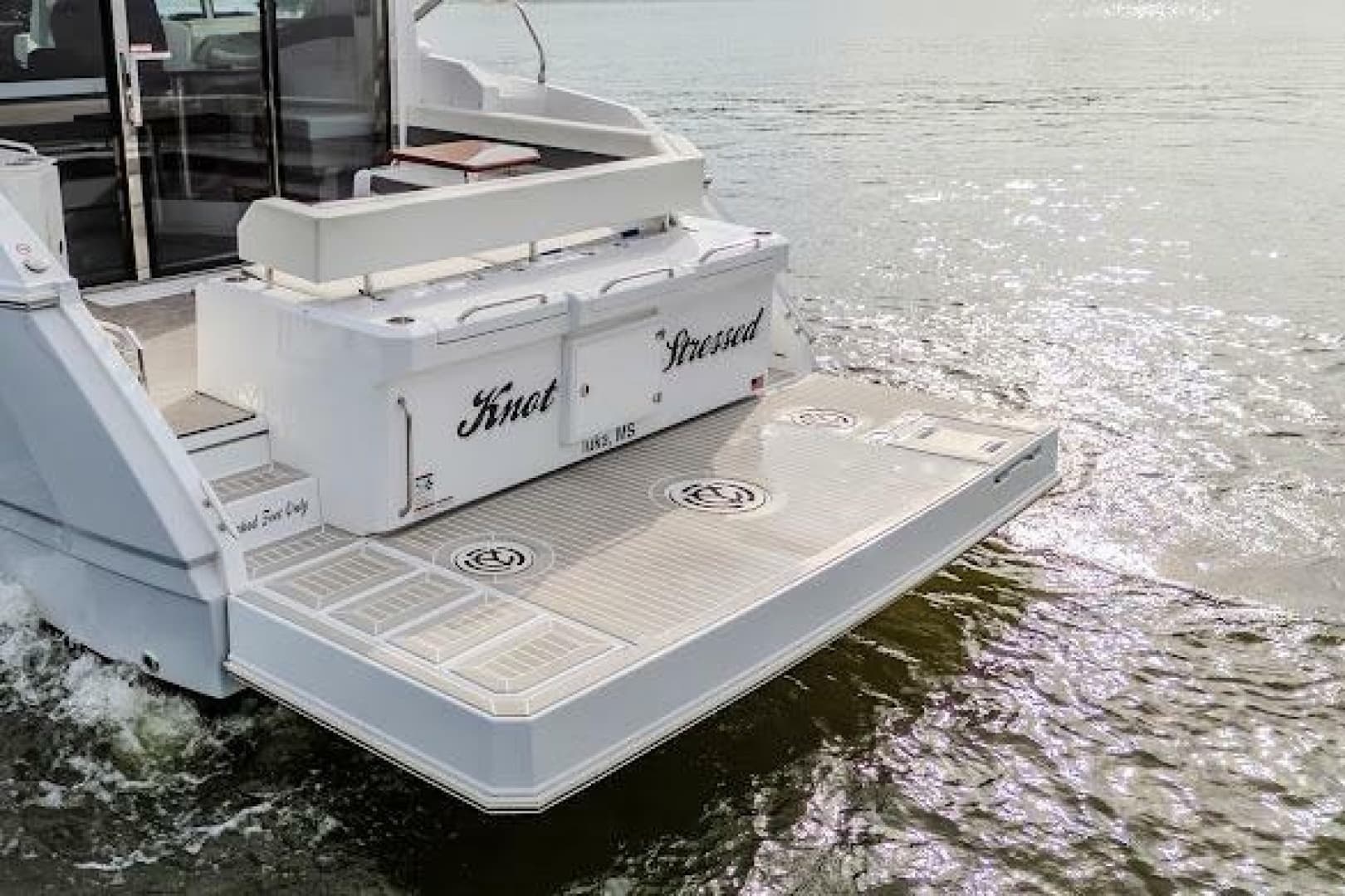 2023 Cruisers Yachts 42 Cantius
