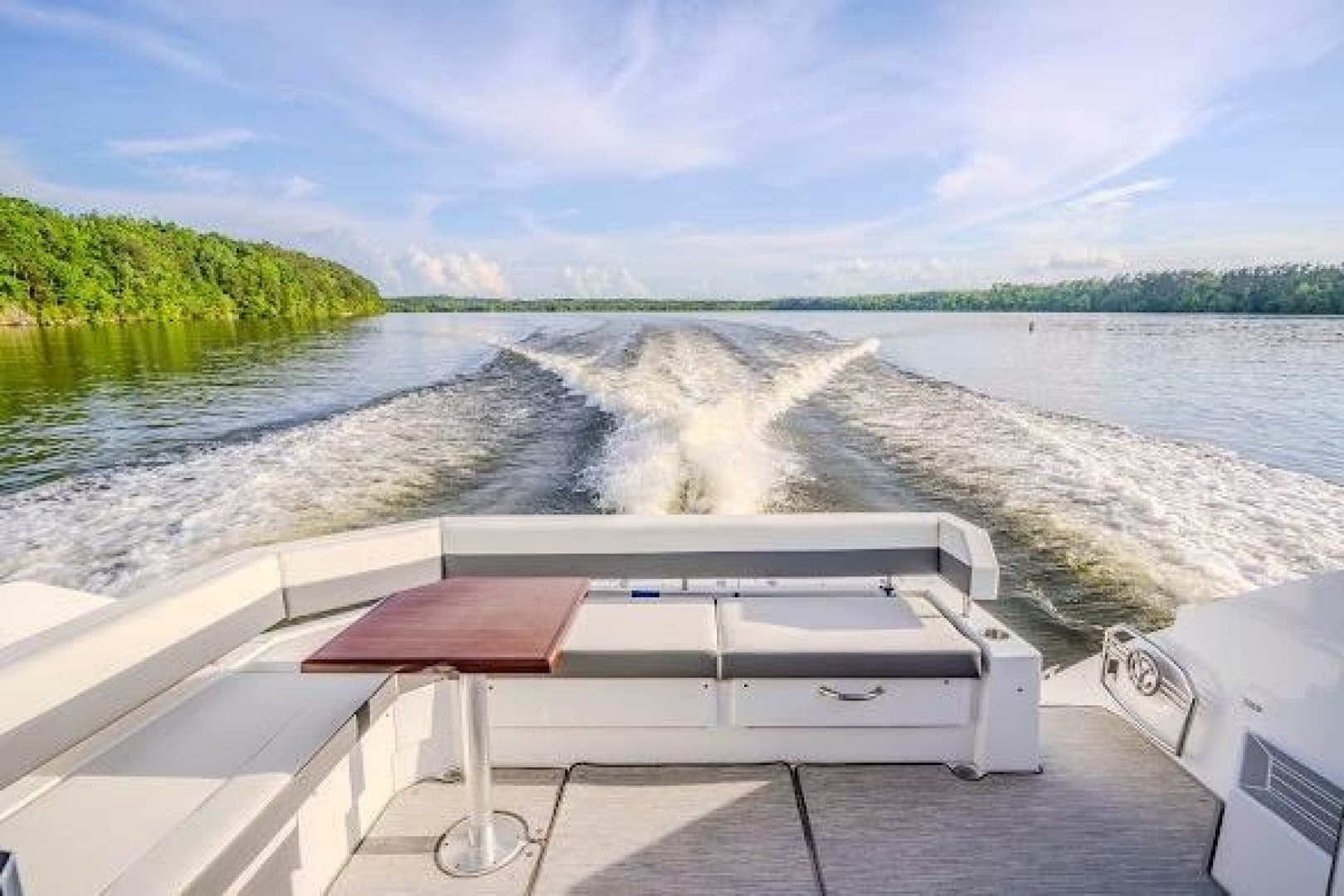 2023 Cruisers Yachts 42 Cantius