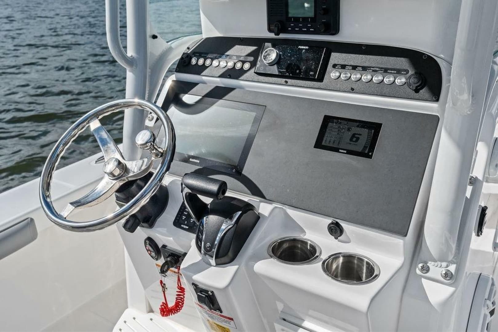 2023 Everglades 243 Center Console