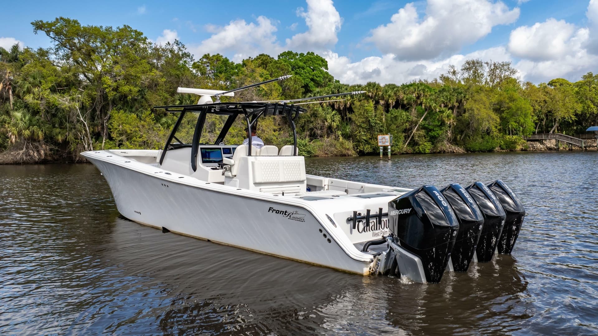 2023 Front Runner 39 Center Console