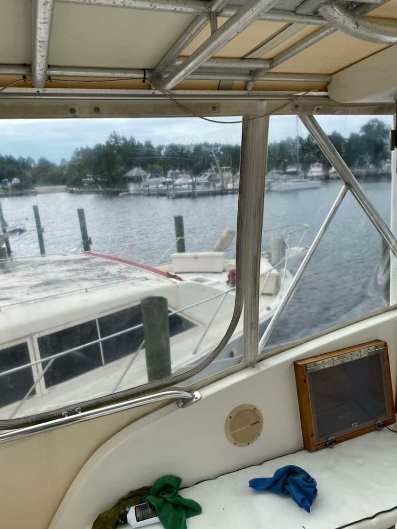 1975 Hatteras 36 Convertible