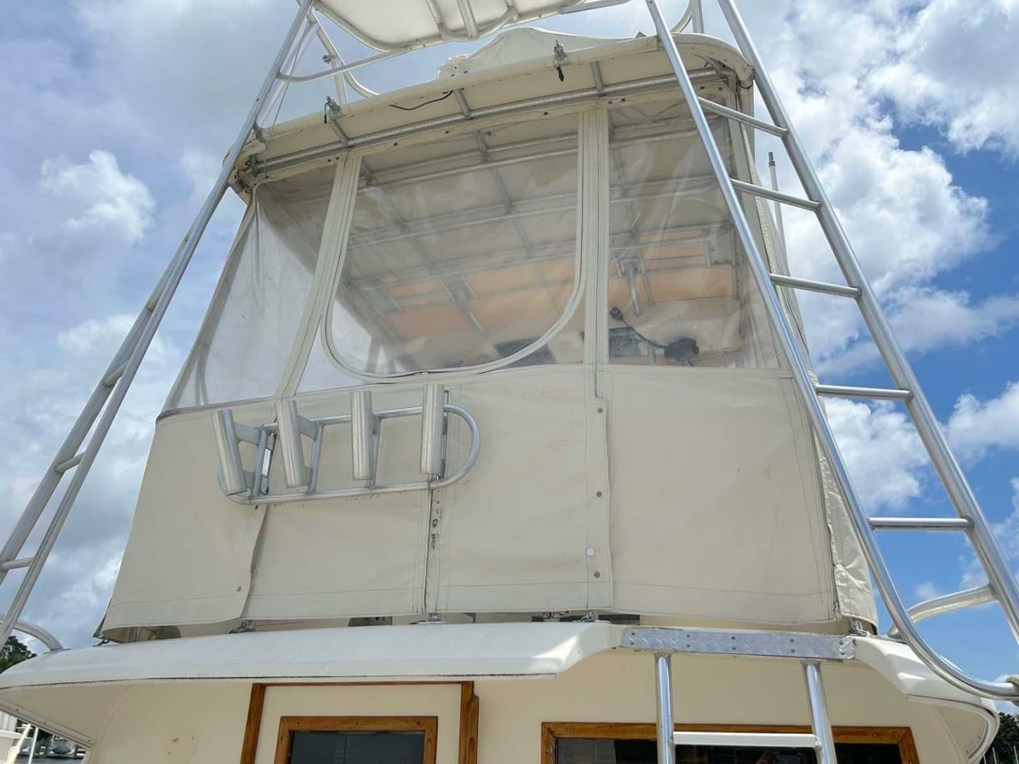 1975 Hatteras 36 Convertible