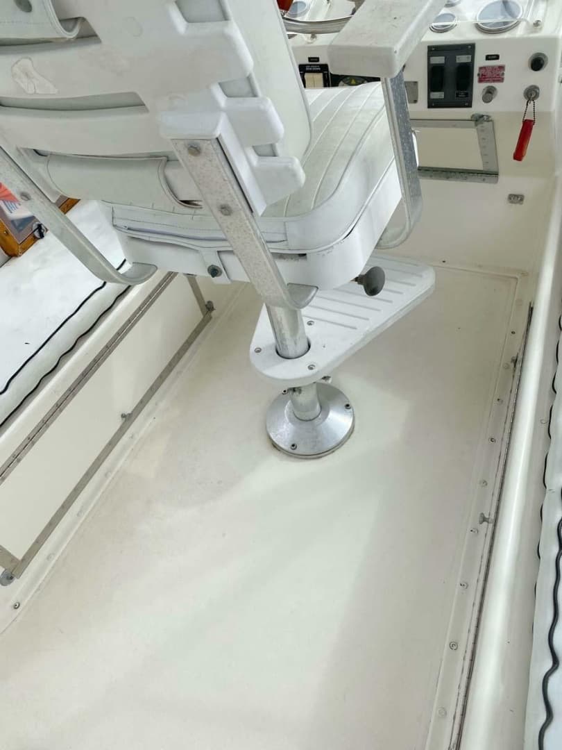 1975 Hatteras 36 Convertible