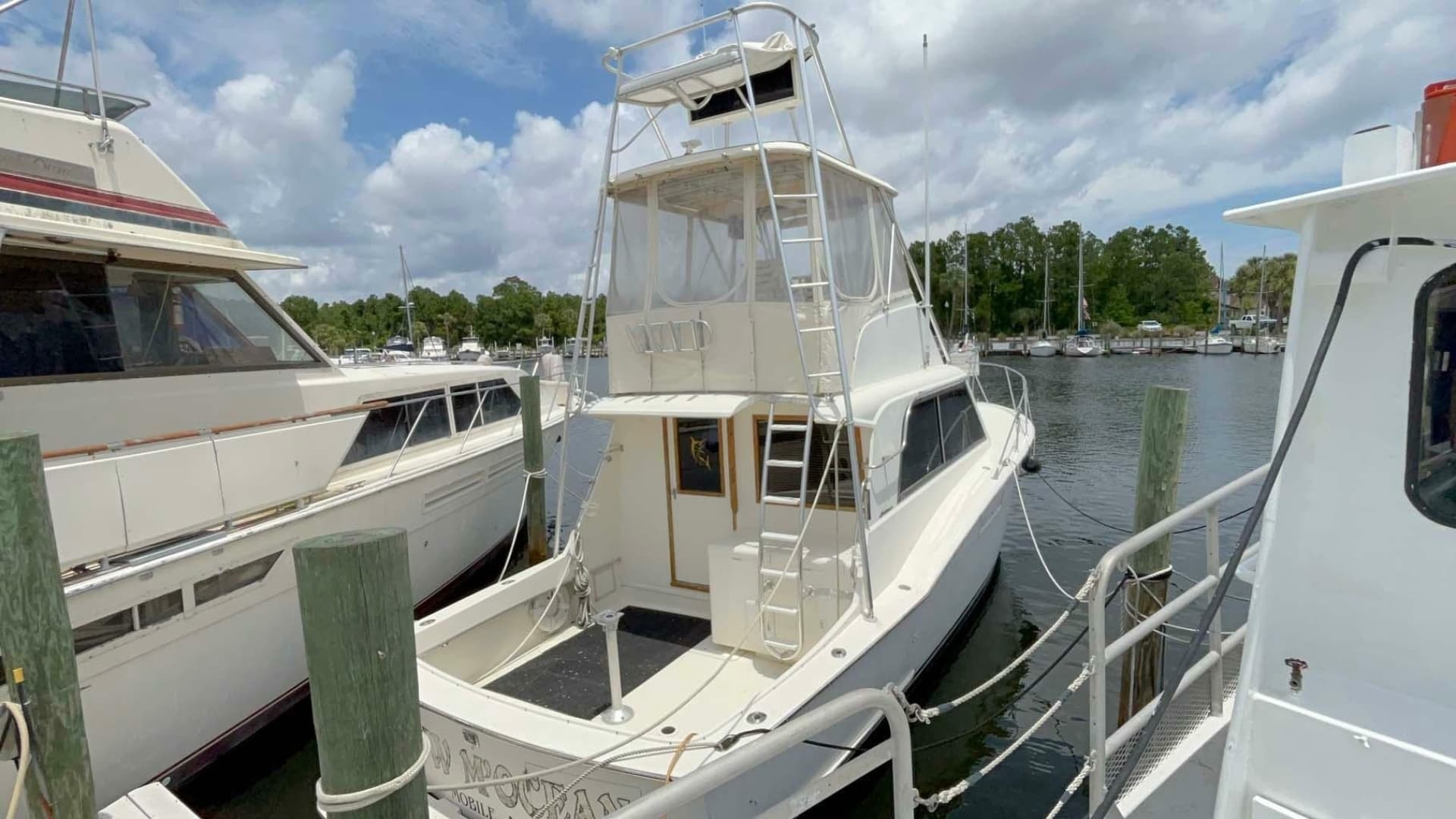 1975 Hatteras 36 Convertible