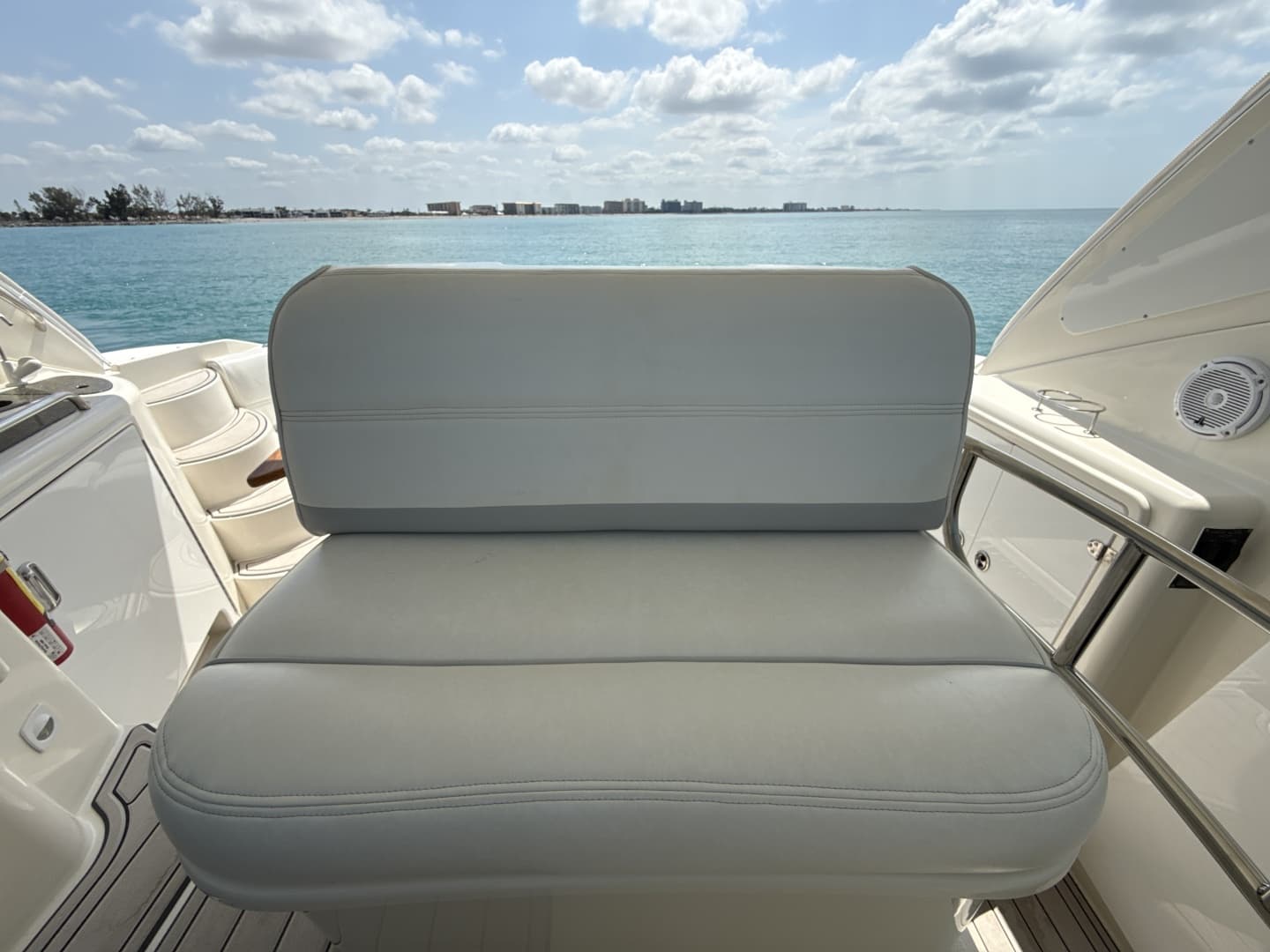 2006 Cruisers Yachts 420 Express