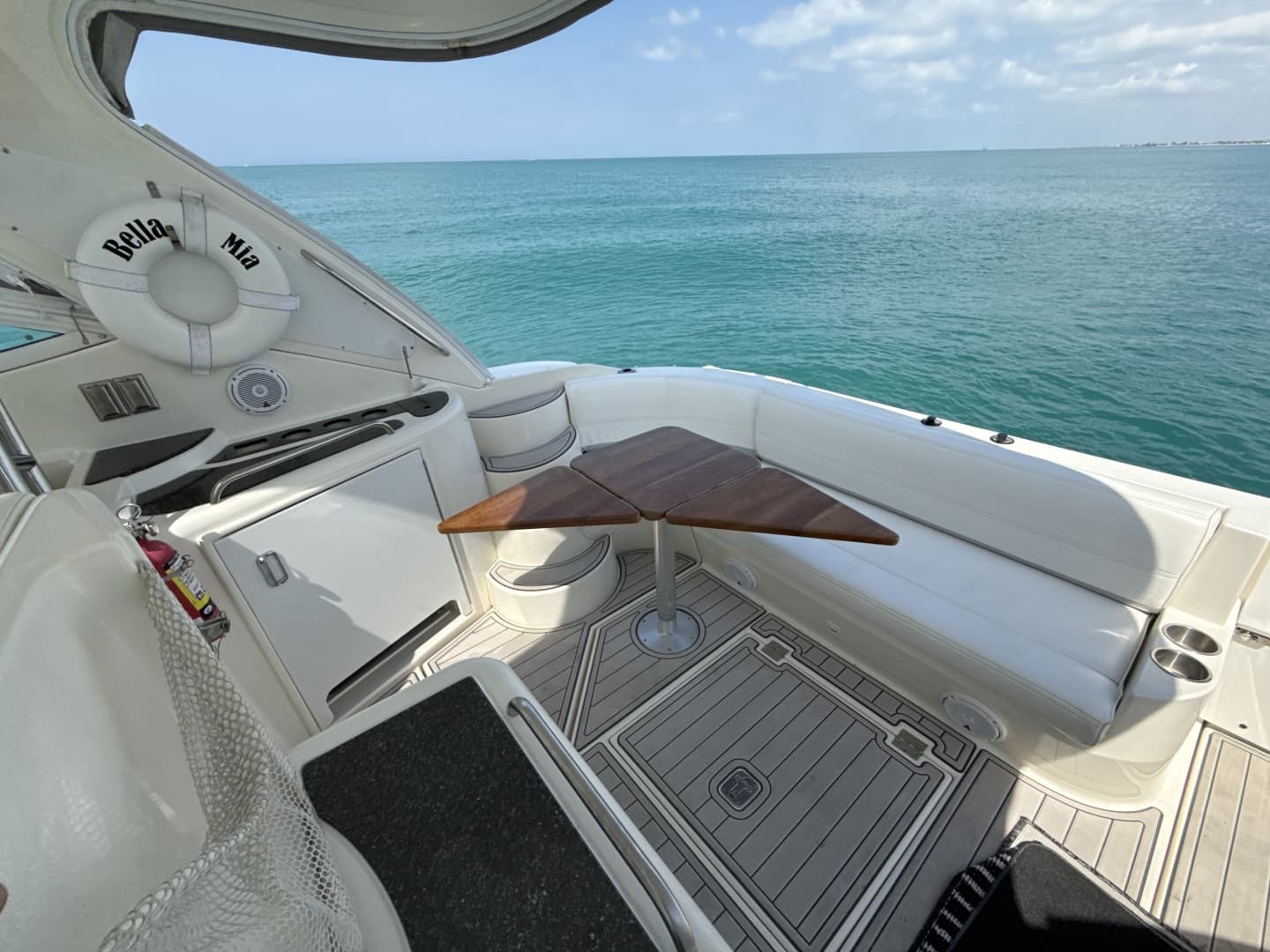 2006 Cruisers Yachts 420 Express
