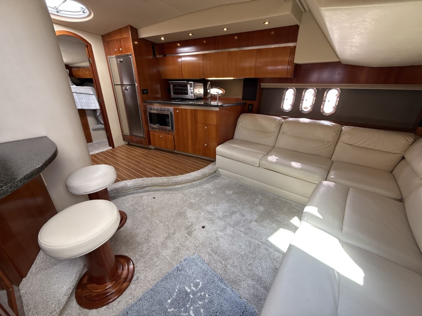 2006 Cruisers Yachts 420 Express