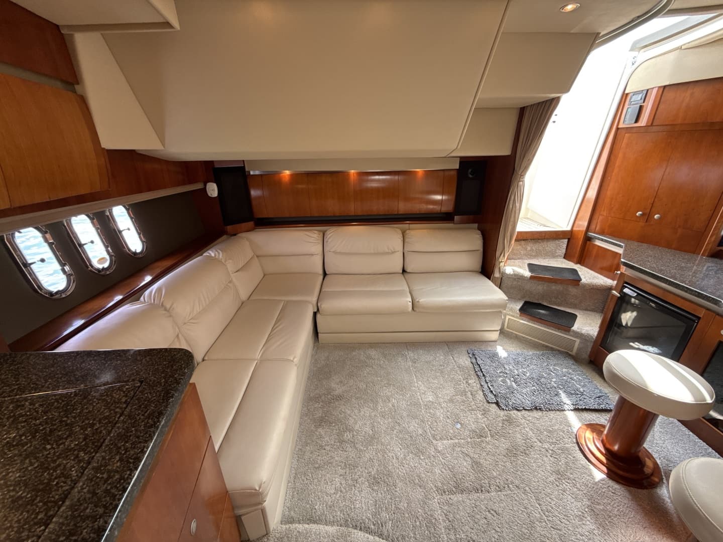 2006 Cruisers Yachts 420 Express