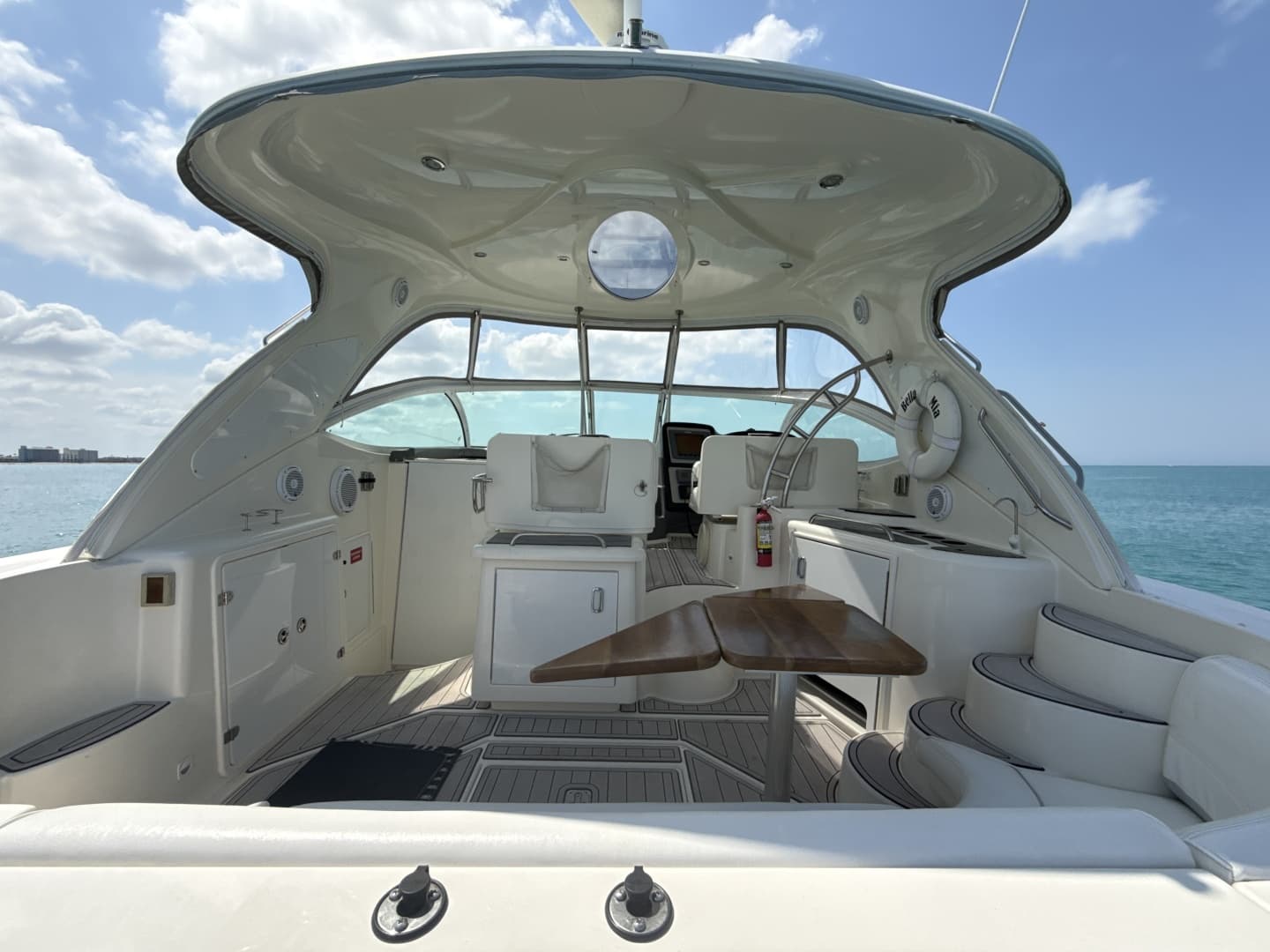 2006 Cruisers Yachts 420 Express