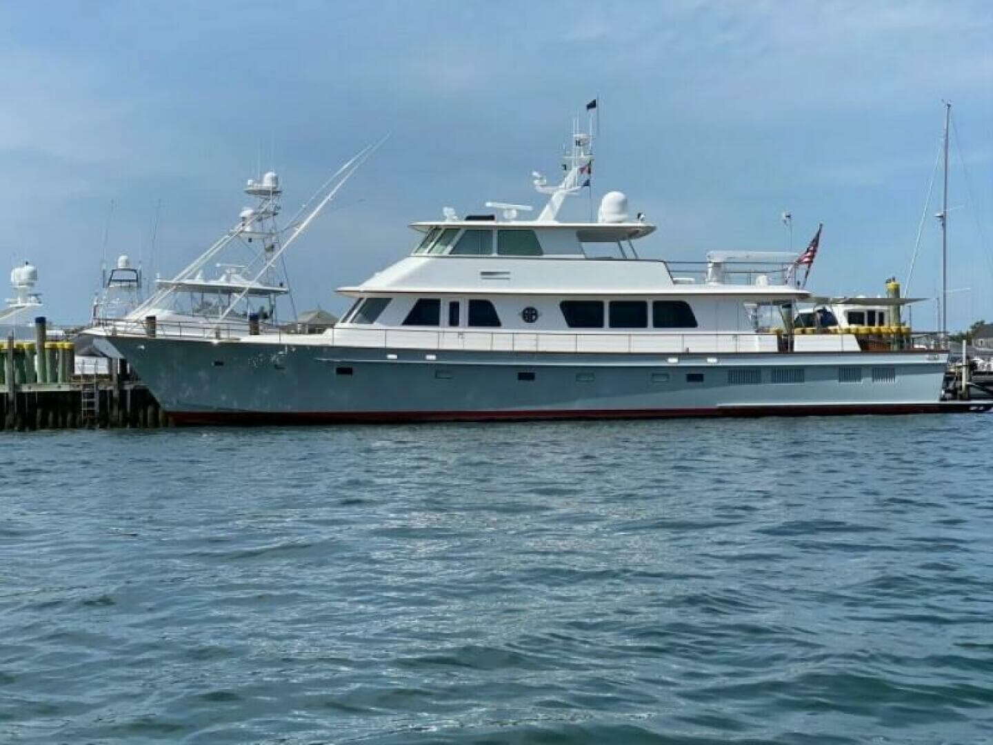 2003 New England Boatworks Enclosed Raised Pilothouse
