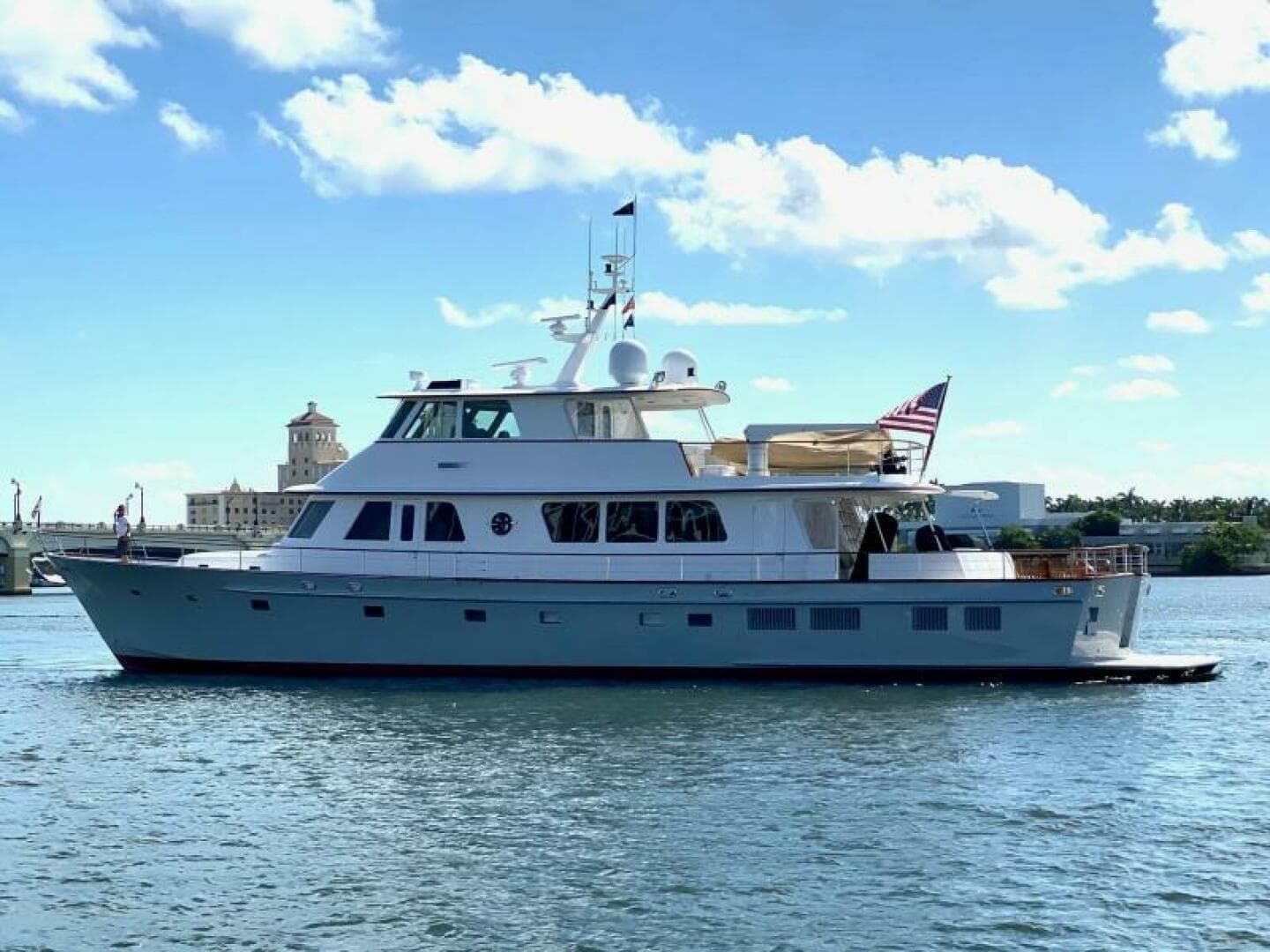 2003 New England Boatworks Enclosed Raised Pilothouse
