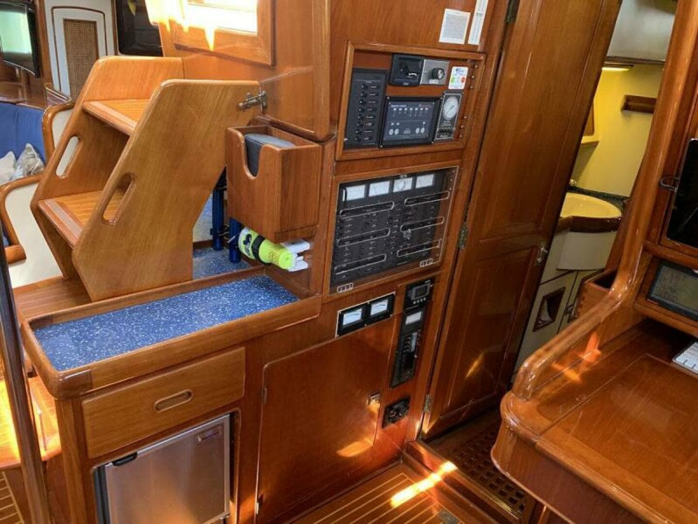 Nav Station Inboard