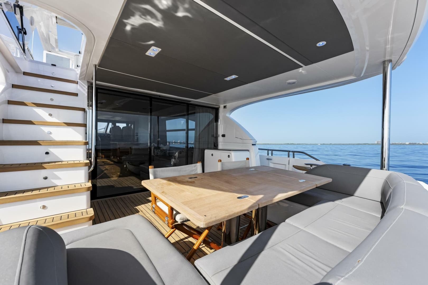 2018 Princess Y75