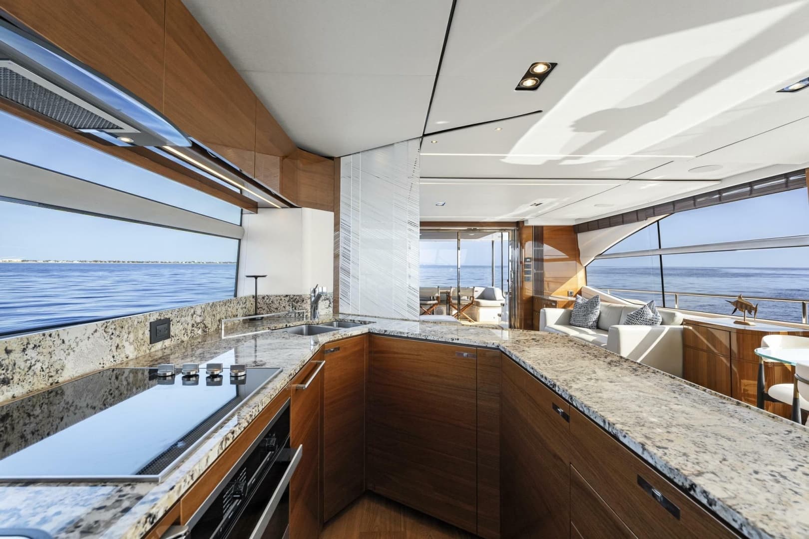 2018 Princess Y75