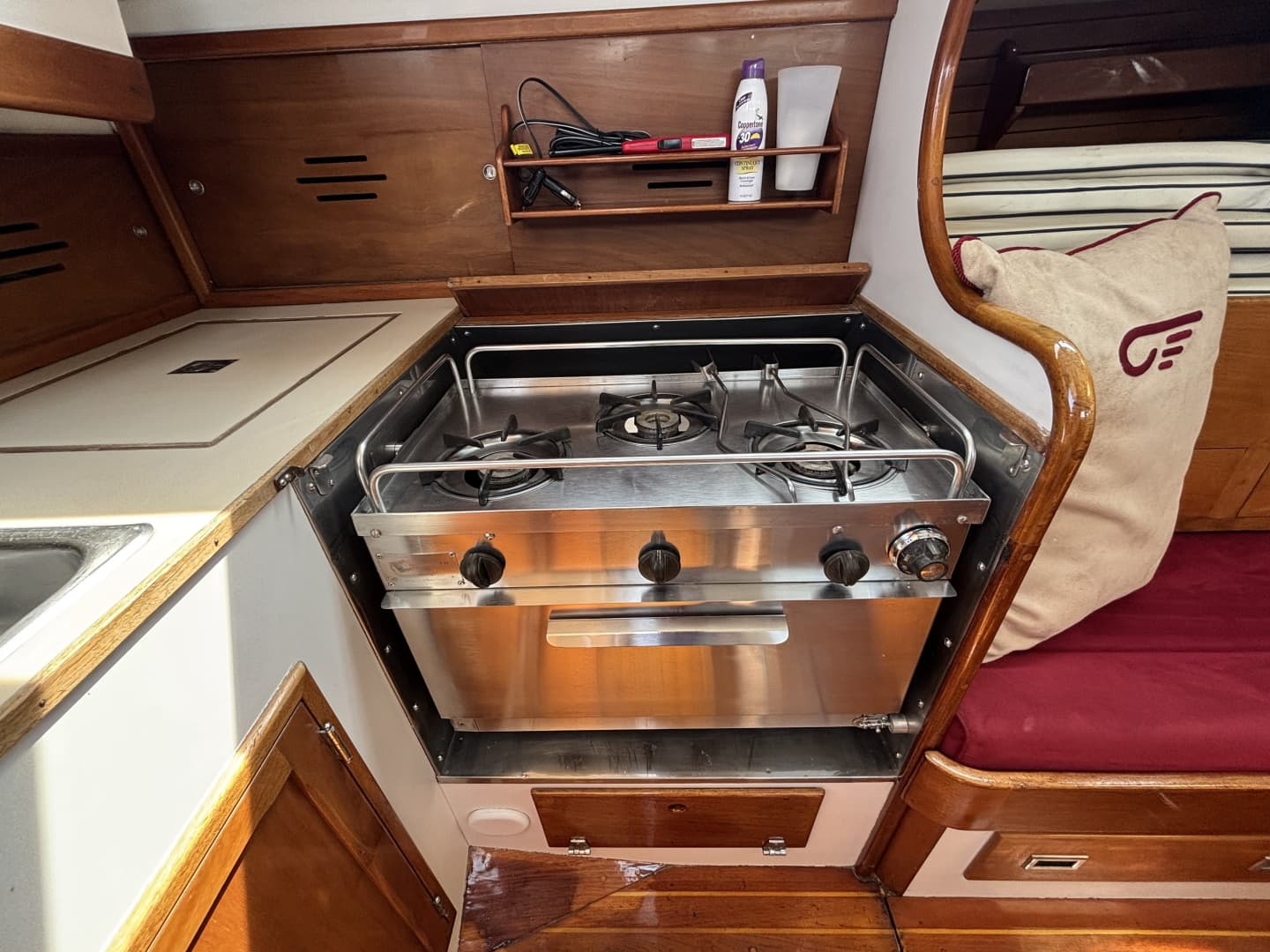 1974 Hinckley B-40