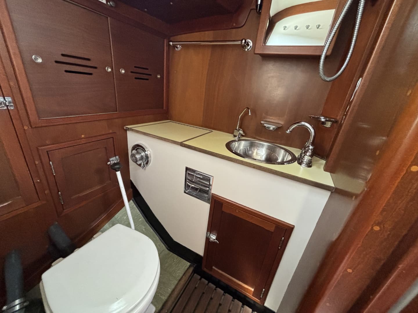 1974 Hinckley B-40
