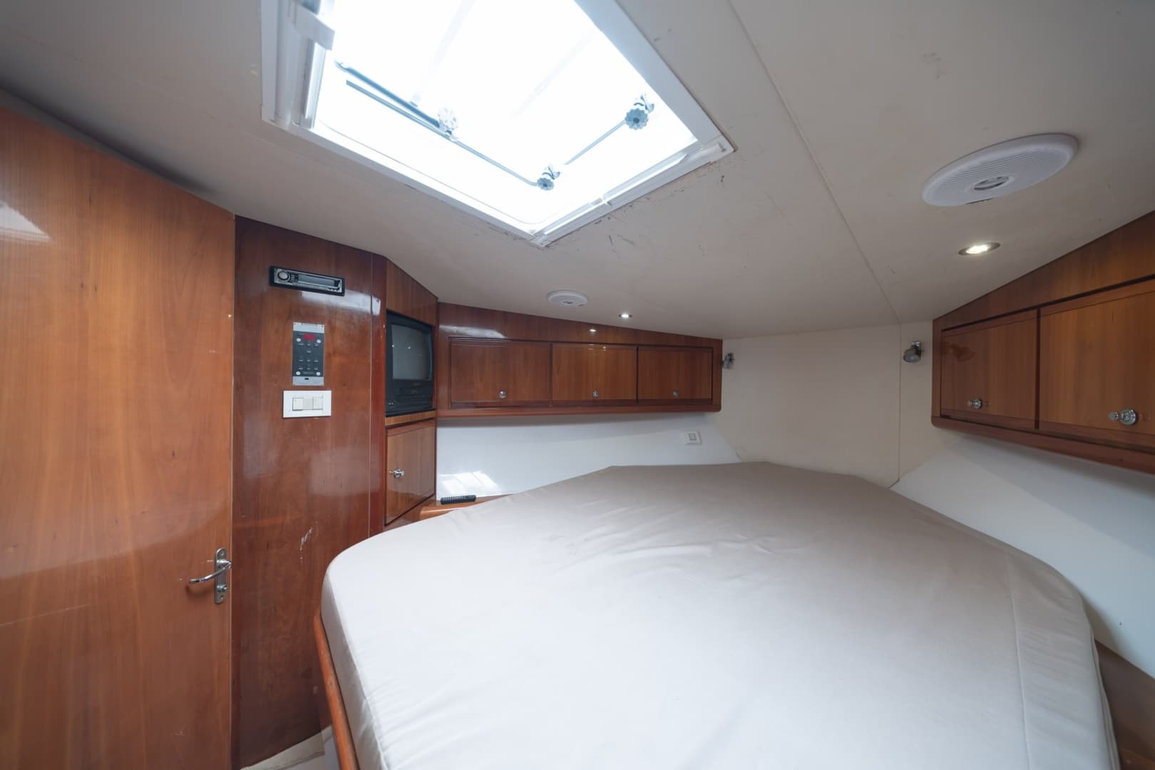 2003 Bertram 390 Convertible