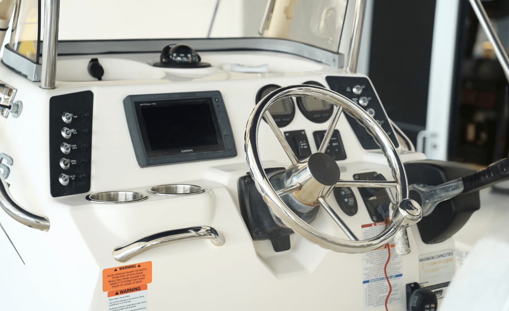 2014 Robalo Cayman 206