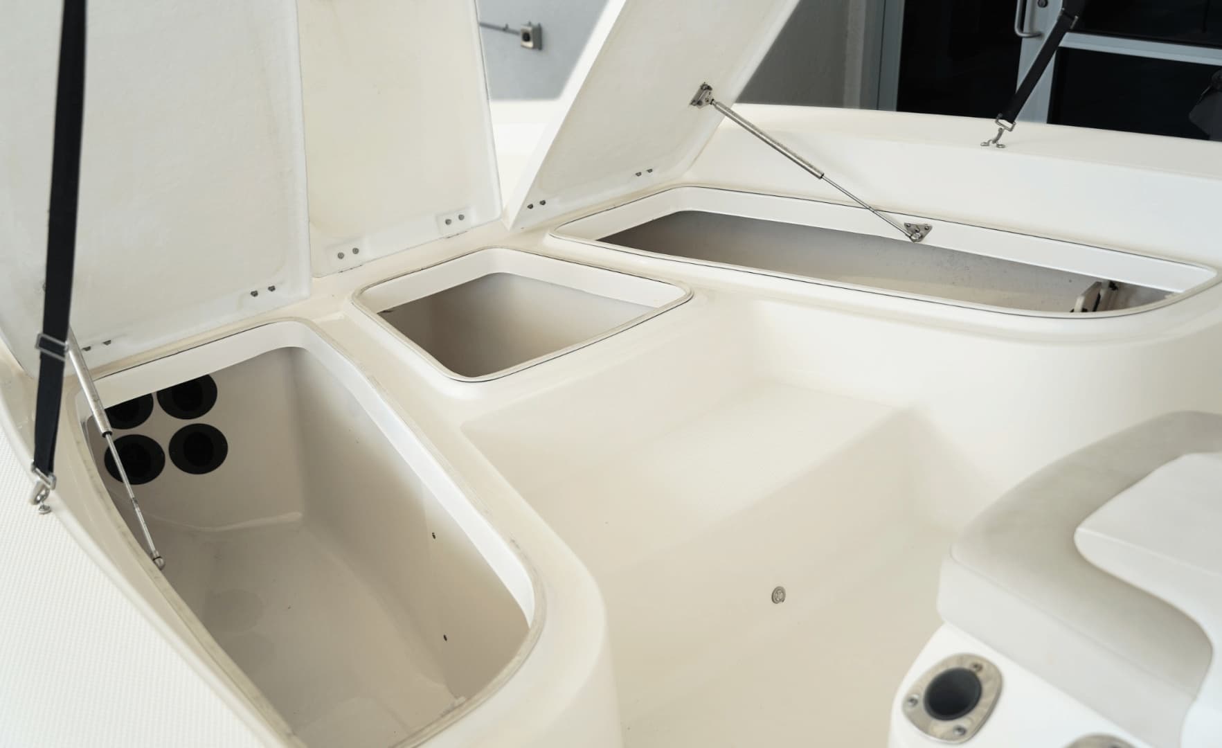 2014 Robalo Cayman 206