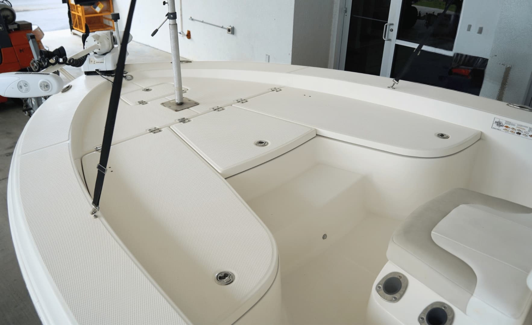 2014 Robalo Cayman 206