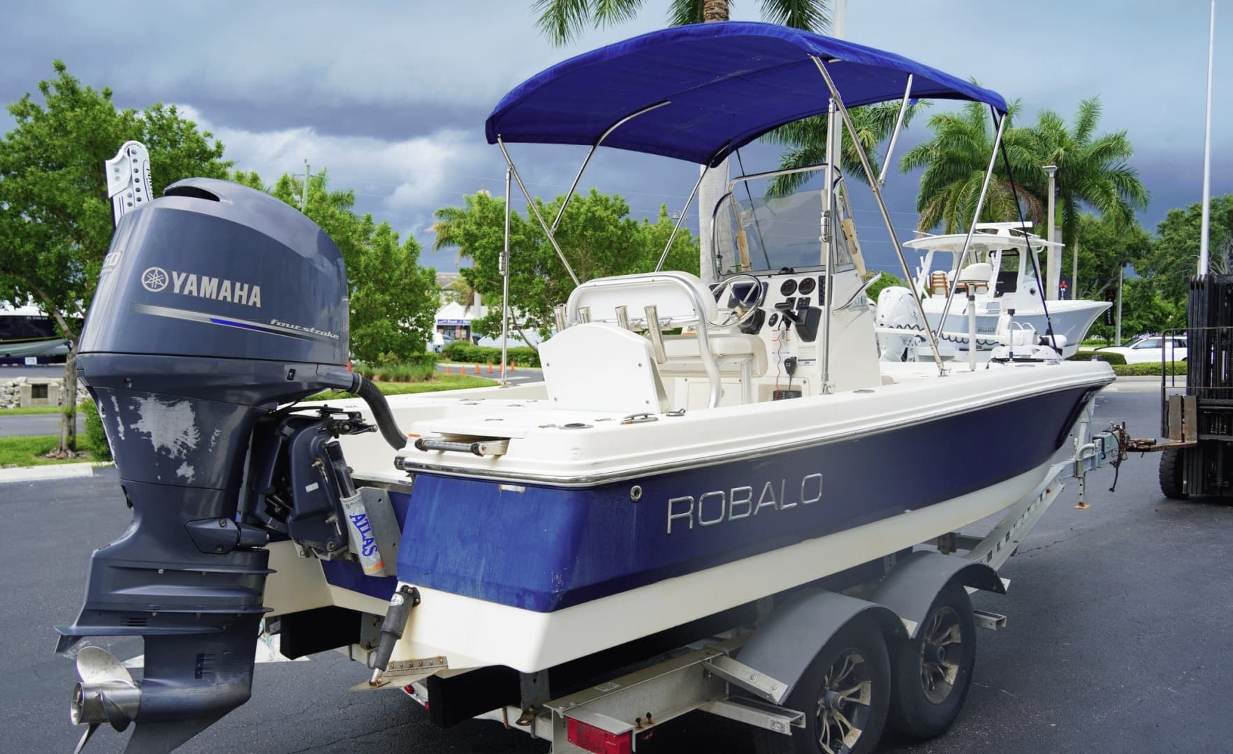2014 Robalo Cayman 206