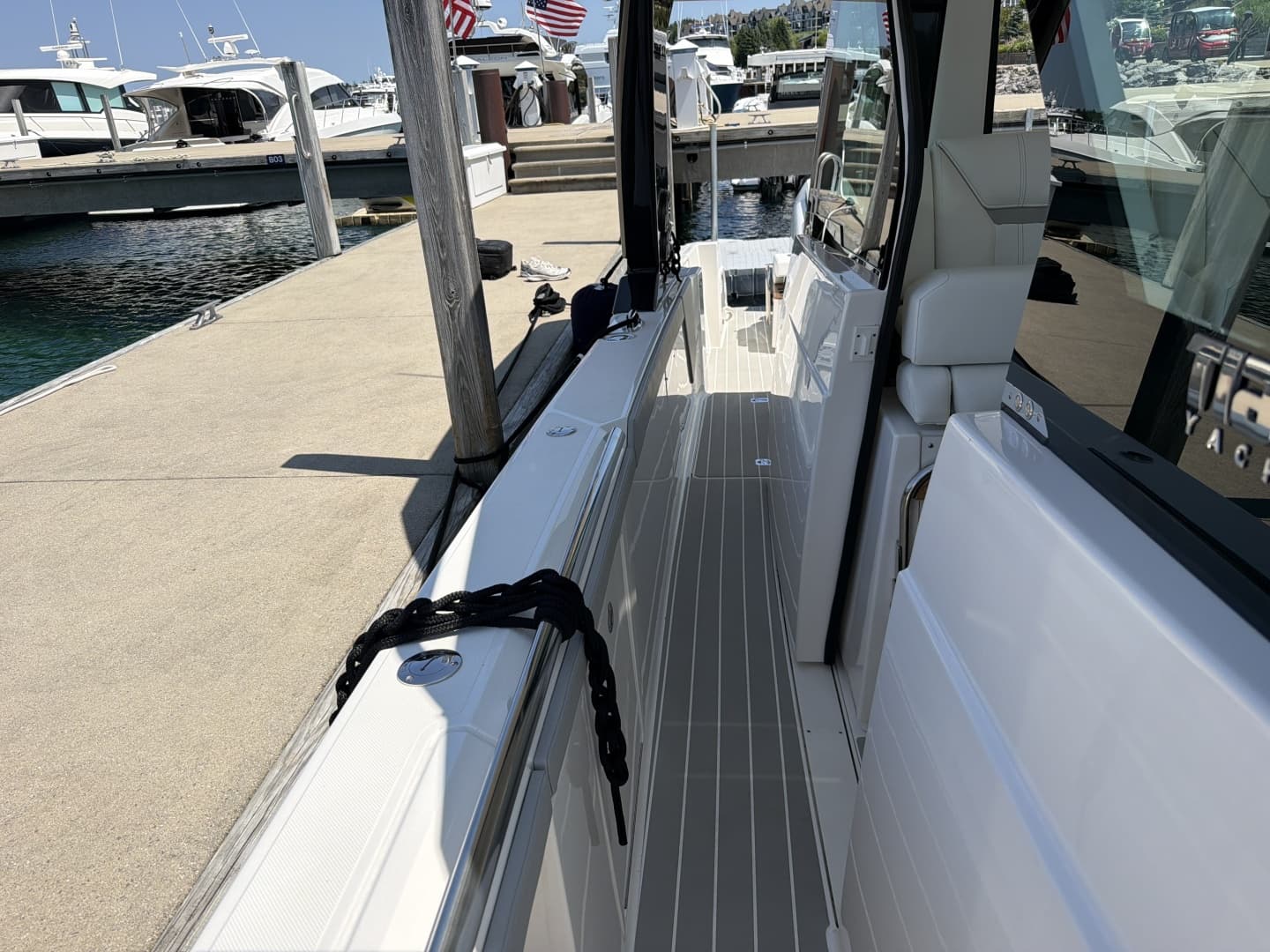 2026 Tiara Yachts 48 LS