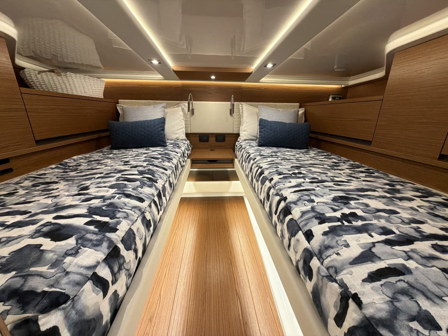 2026 Tiara Yachts 48 LS