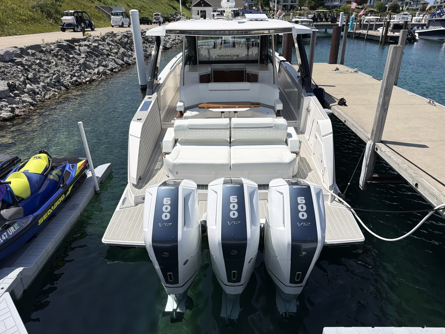 2026 Tiara Yachts 48 LS