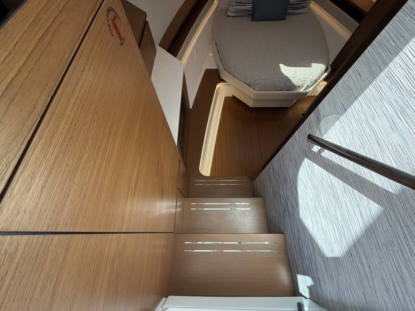 2026 Tiara Yachts 48 LS