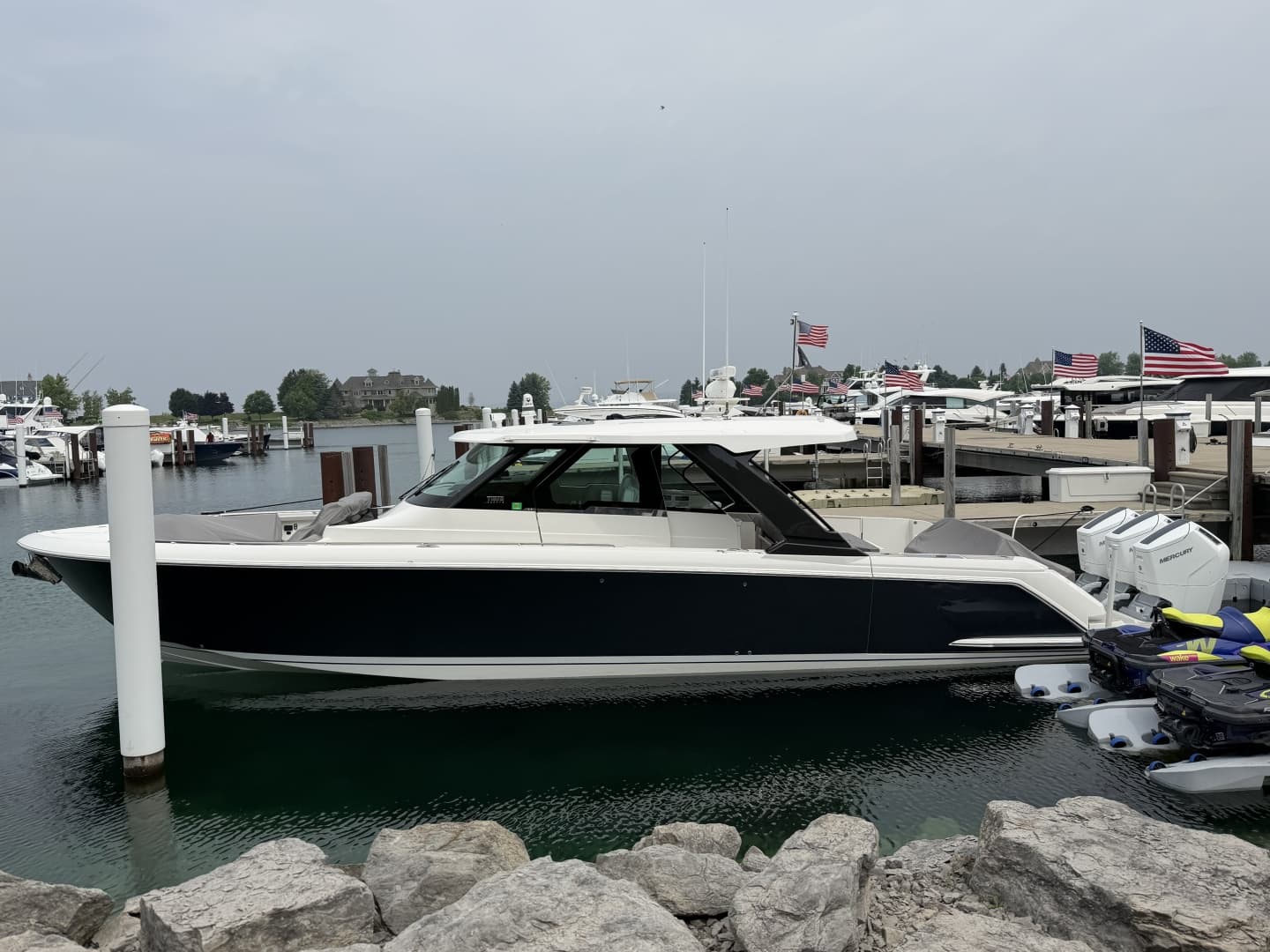 2026 Tiara Yachts 48 LS