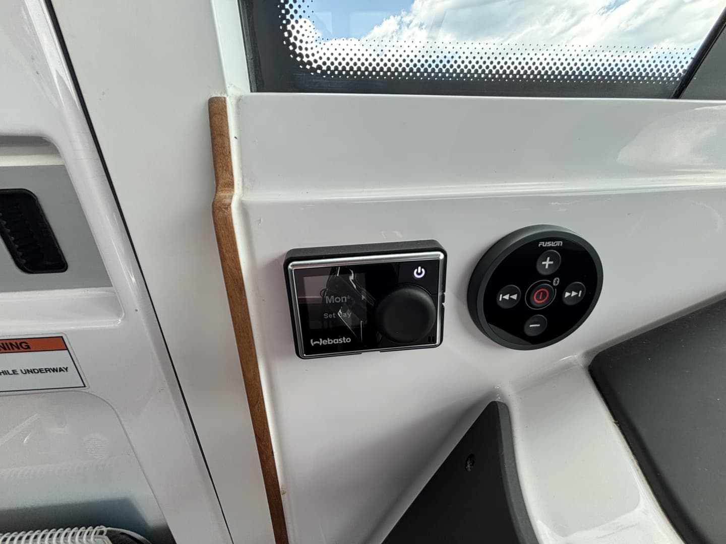 2021 Axopar 28 Cabin