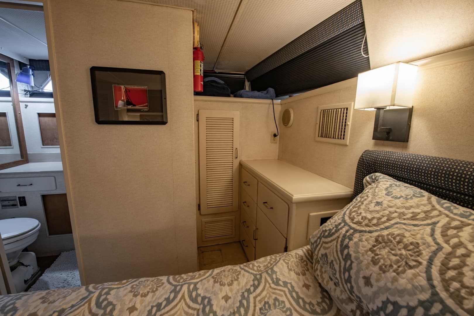 1988 Tollycraft 44 Cockpit M.Y.