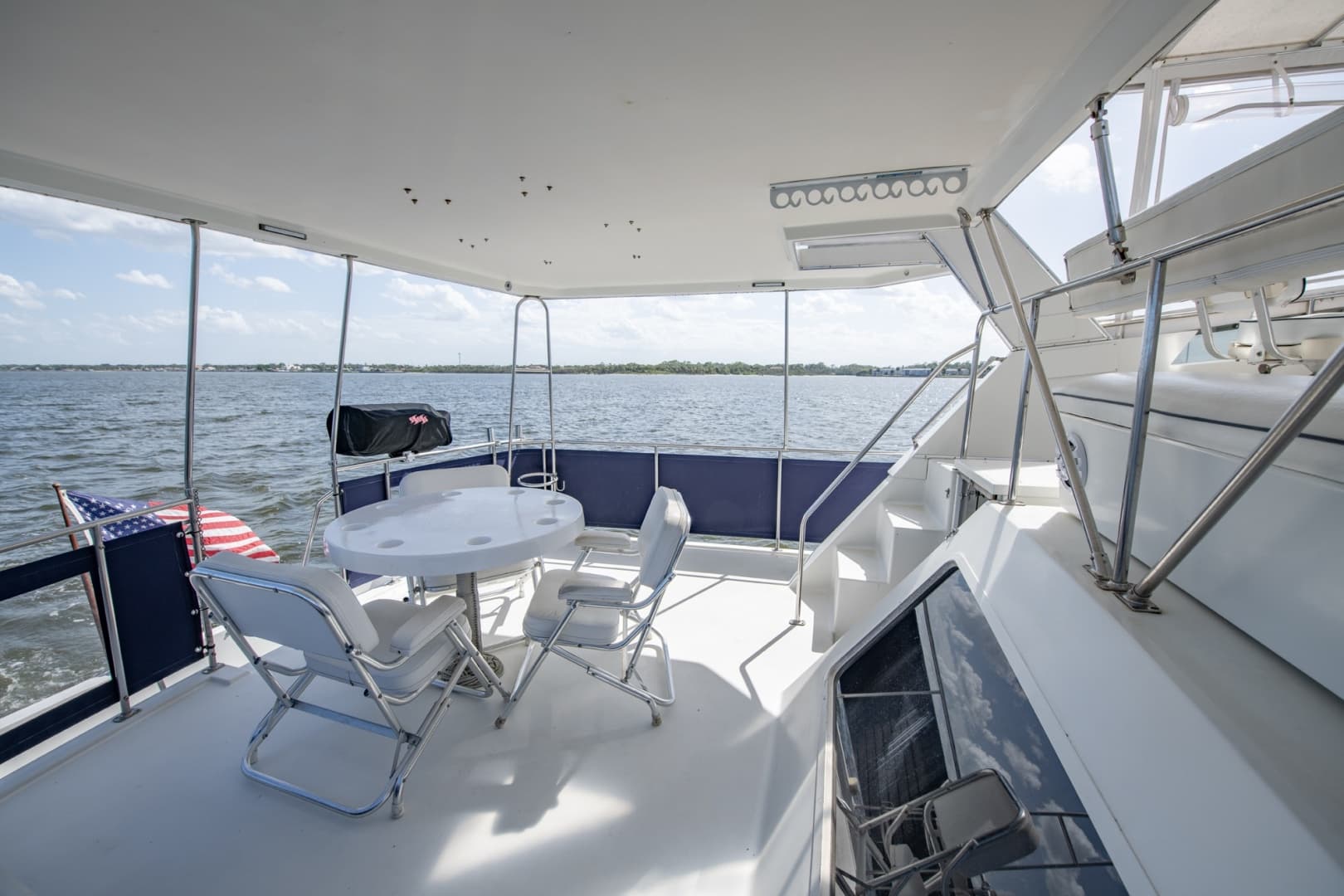 1988 Tollycraft 44 Cockpit M.Y.