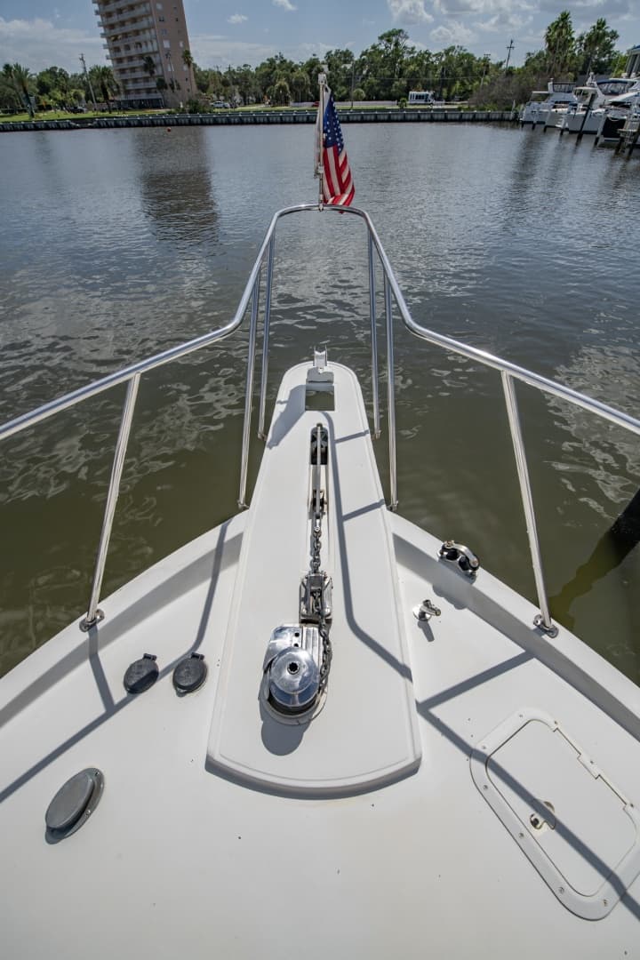 1988 Tollycraft 44 Cockpit M.Y.