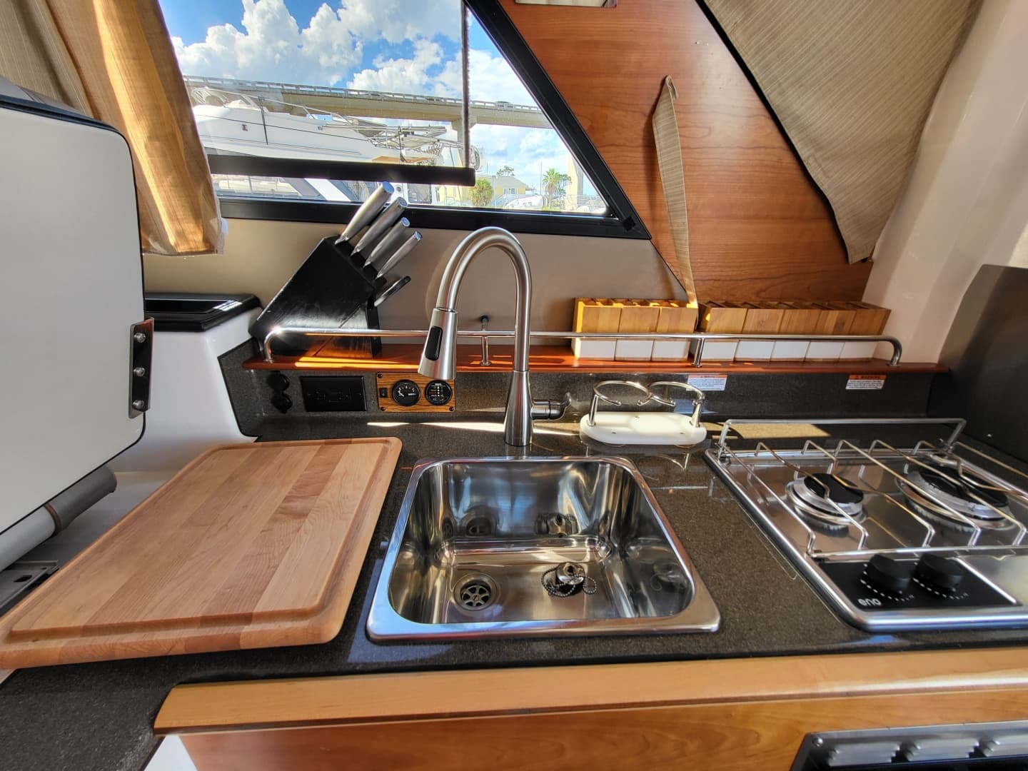 2023 Cutwater C-288 Coupe