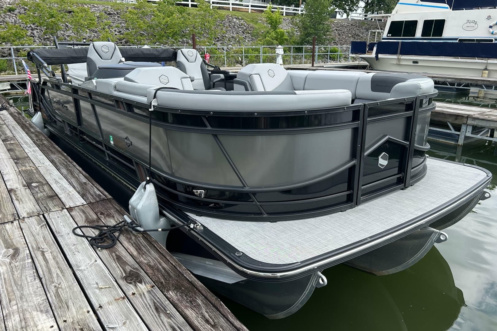2025 South Bay 525 Tritoon