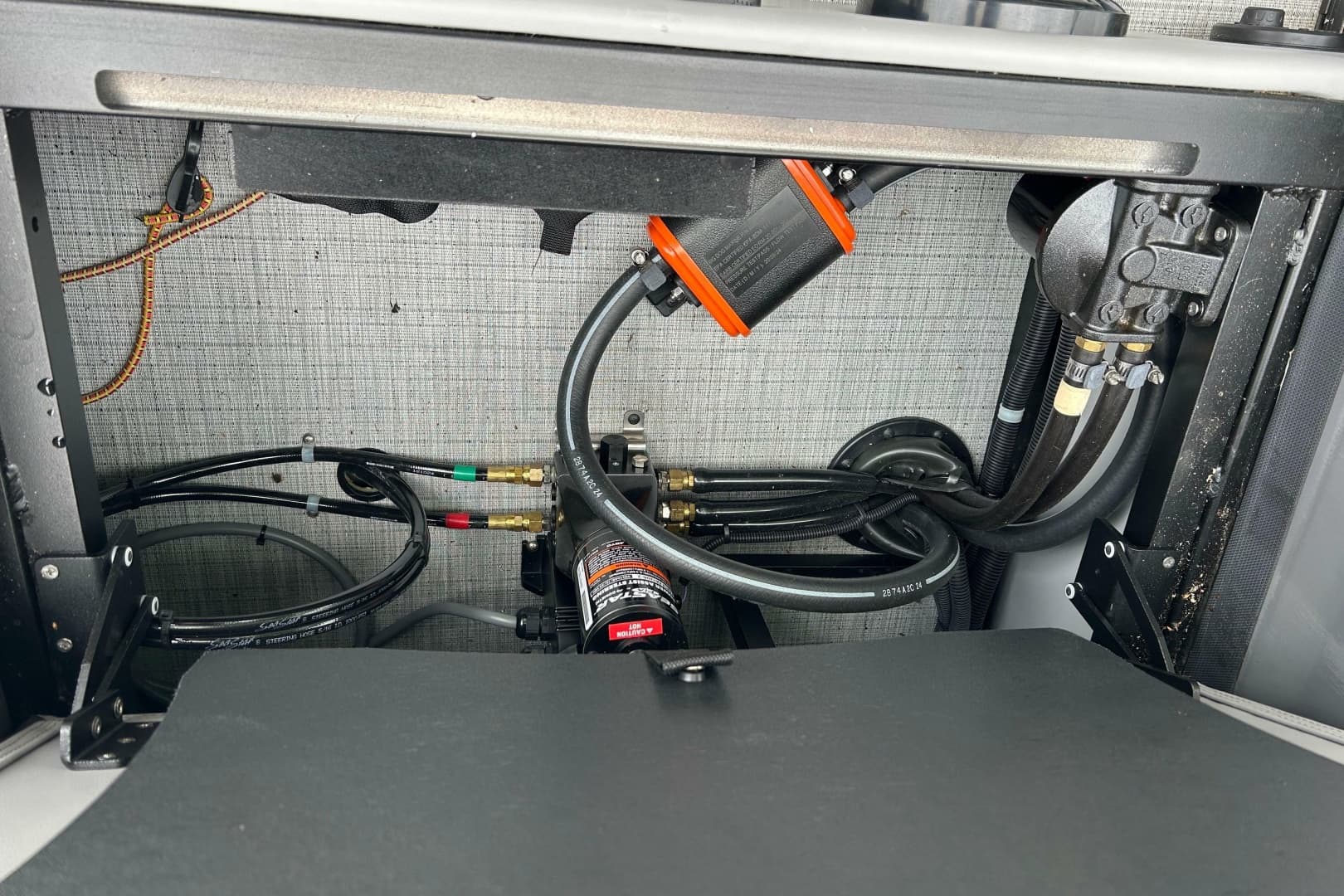2025 South Bay 525 Tritoon
